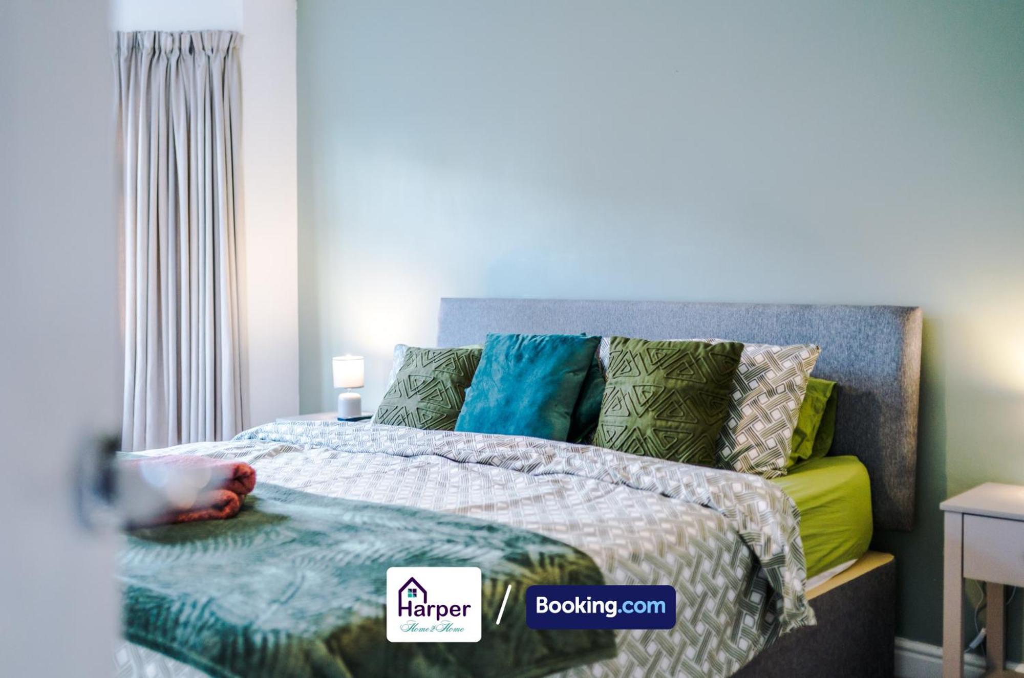 4 Bedroom By Harperletting Short Lets & Serviced Accommodation Chester With Detached Games Room Drive Long Or Short Stays Christleton Ngoại thất bức ảnh